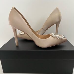 NWB BADGLEY MISCHKA Women's Stiletto Heels